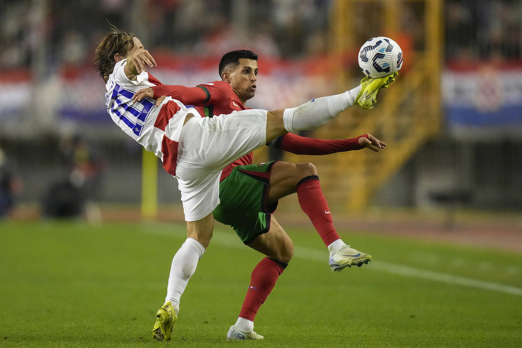 包含瑞士精彩逆转克罗地亚,欧国联四强悬念重重的词条 包含瑞士精彩逆转克罗地亚,欧国联四强悬念重重的词条