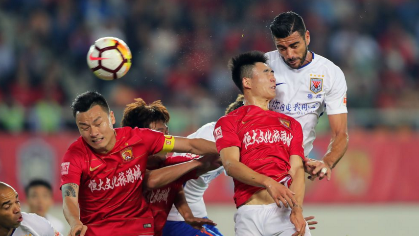 广州恒大主场胜平山东鲁能,稳住积分榜 广州恒大主场胜平山东鲁能,稳住积分榜