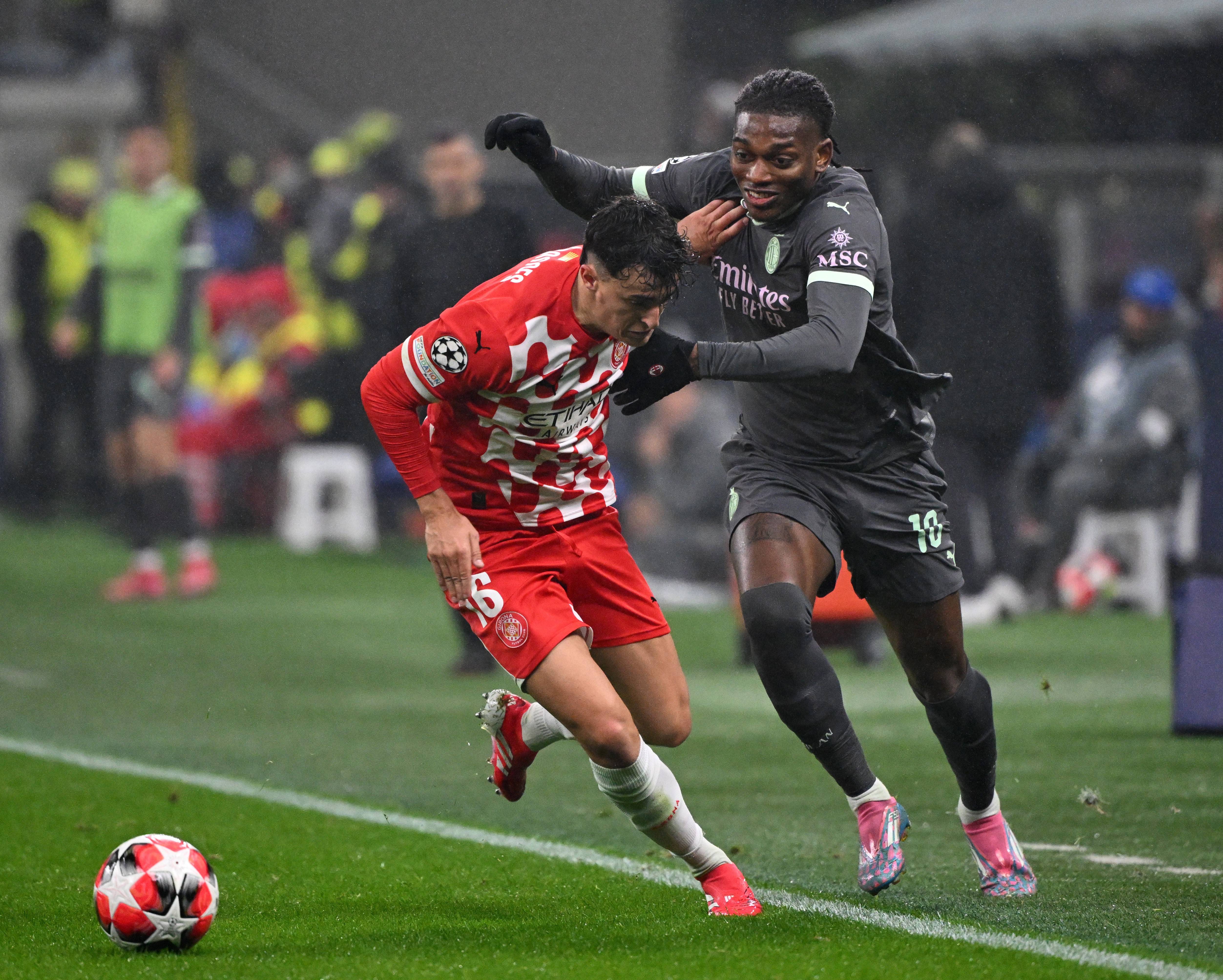 包含AC米兰逆转取胜，稳固欧冠资格的词条