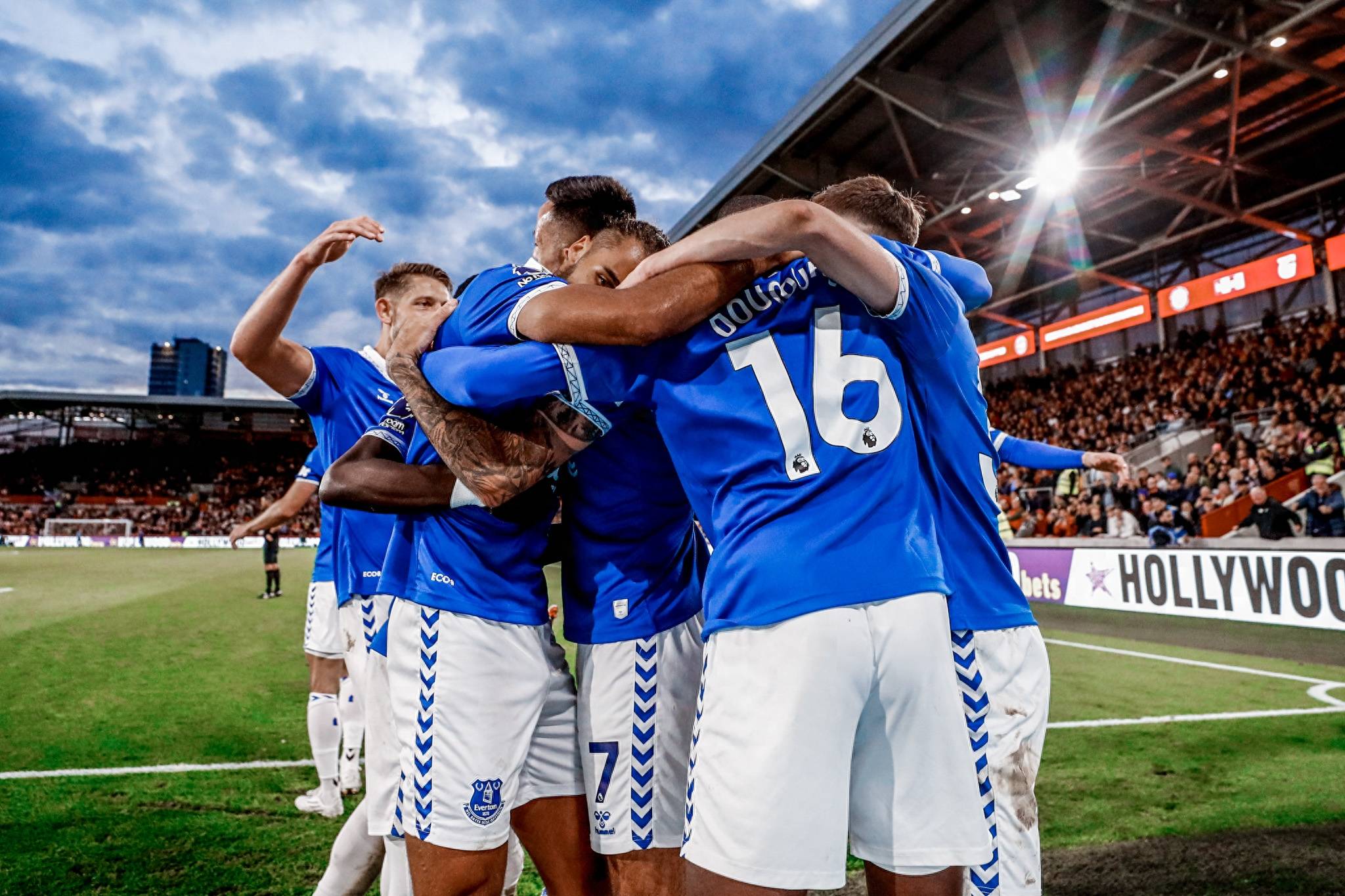 包含斯托克城再遭失利,埃弗顿留住三分的词条 包含斯托克城再遭失利,埃弗顿留住三分的词条