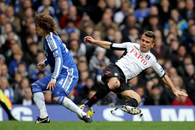 切尔西大胜对手，追逐领头羊