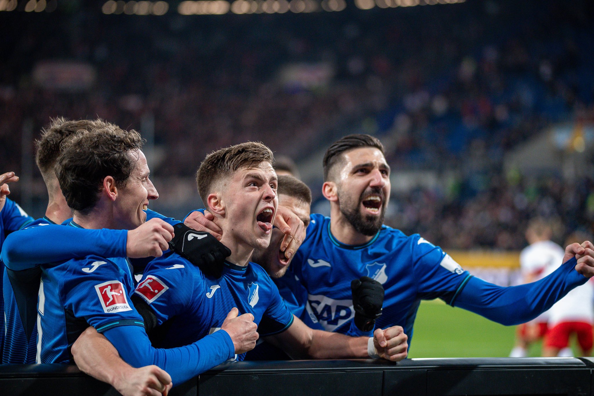 弗赖堡疯狂绝杀,给对手以沉重一击 弗赖堡疯狂绝杀,给对手以沉重一击