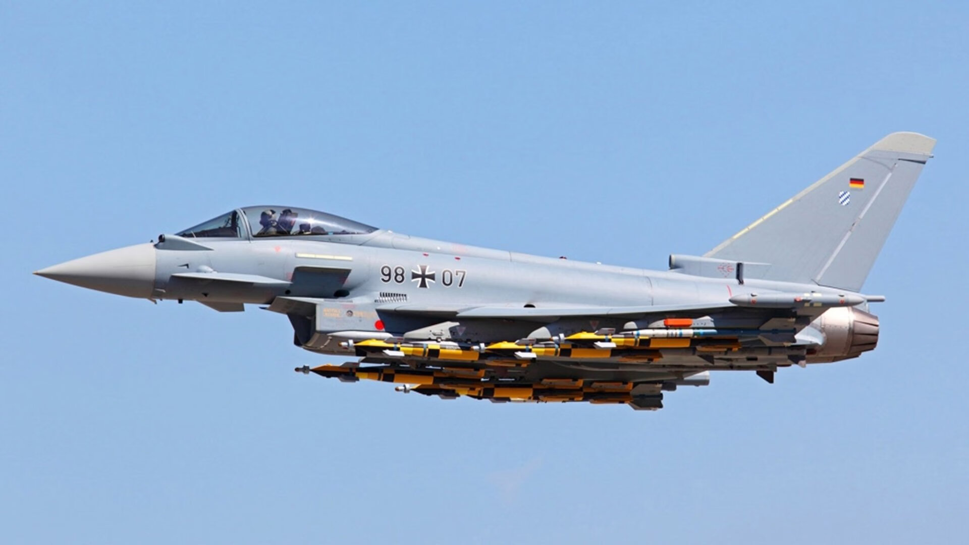 柔软羽毛与钢铁丛林，切特如何在两场压力测试中完成蜕变